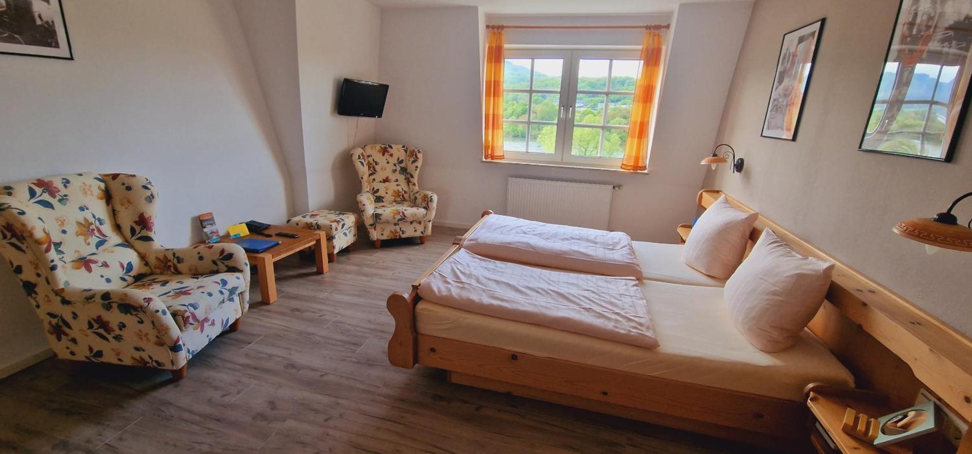 Hotel-Weinhaus Stettler Лизер Екстериор снимка